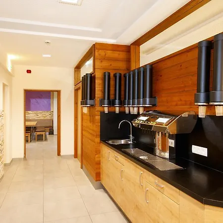 Jugendhotel Aicher Hostel *