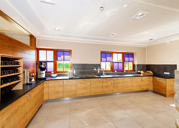 Jugendhotel Aicher Hostel *